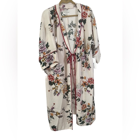 NWT Haute Monde Floral  Kimono Robe with Tie size 1X 🌸🌹🌺🪻 - Picture 1 of 6